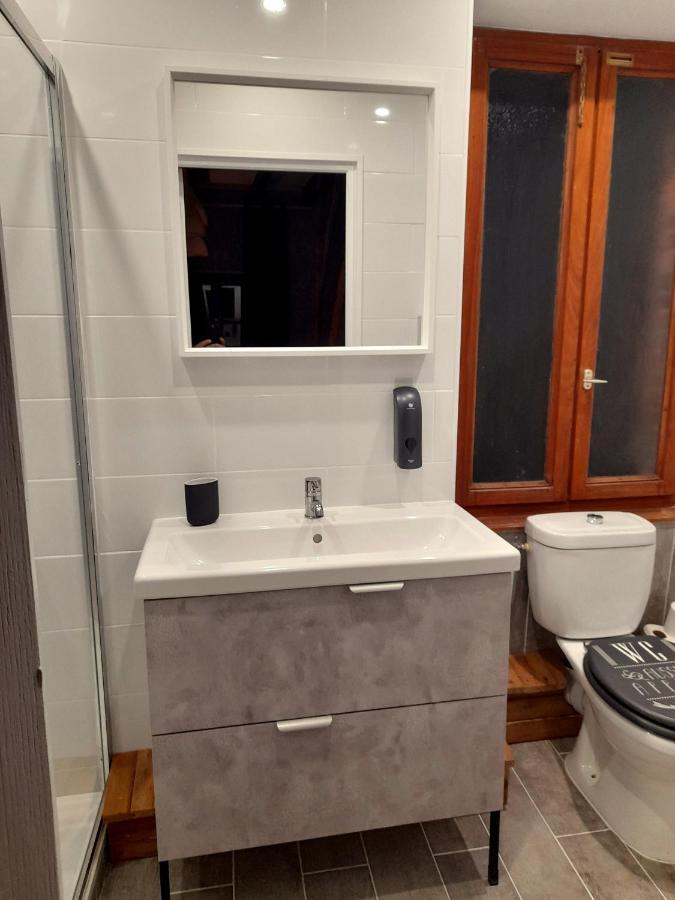 Les Roches Chambre D'Hotes Servant Exterior photo